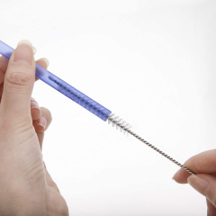 Pipe cleaning brush